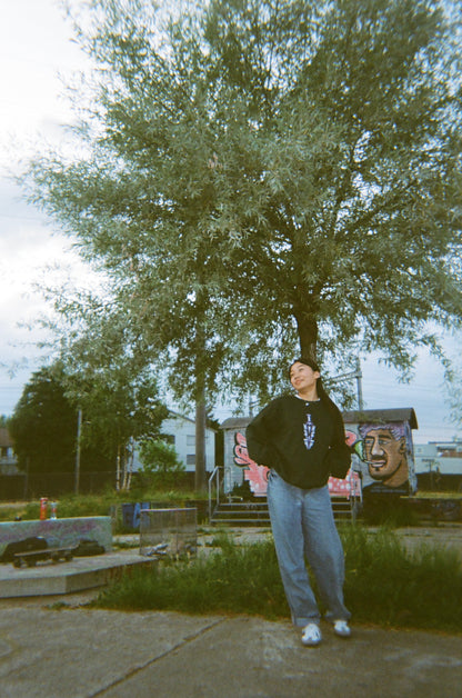 Helporhelp Leo Sweater